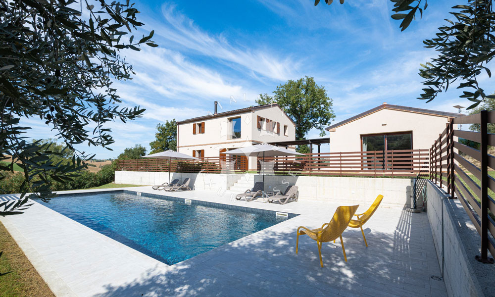 Country House Mogliano Marche Pool Panorama