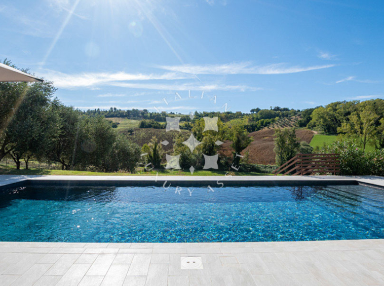 Country House Mogliano Marche Pool Panorama