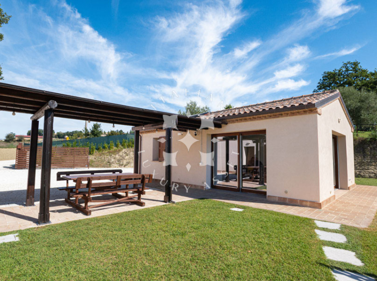 Country House Mogliano Marche Pool Panorama