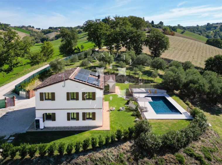 Country House Mogliano Marche Pool Panorama