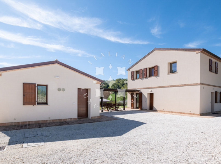 Country House Mogliano Marche Pool Panorama