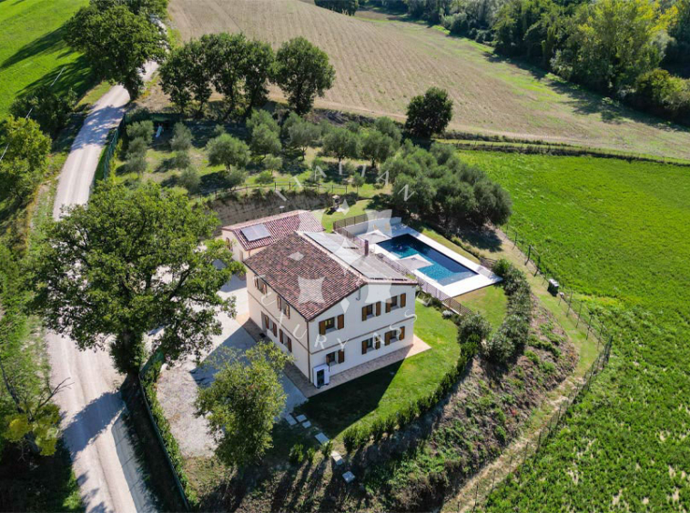 Country House Mogliano Marche Pool Panorama