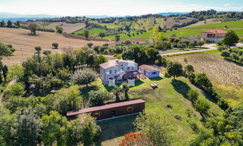 Farmhouse Montecassiano Macerata Marche Panorama Dependance