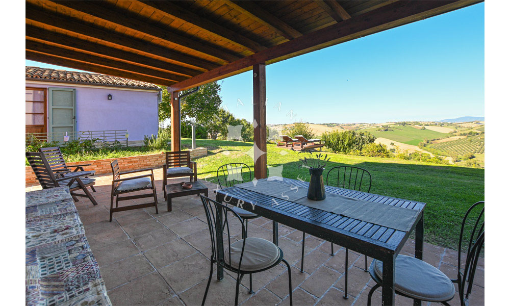 Farmhouse Montecassiano Macerata Marche Panorama Dependance