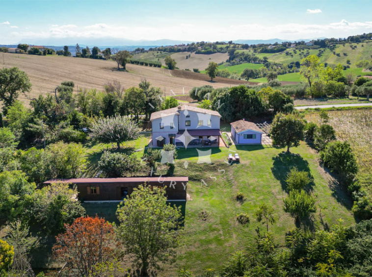 Farmhouse Montecassiano Macerata Marche Panorama Dependance