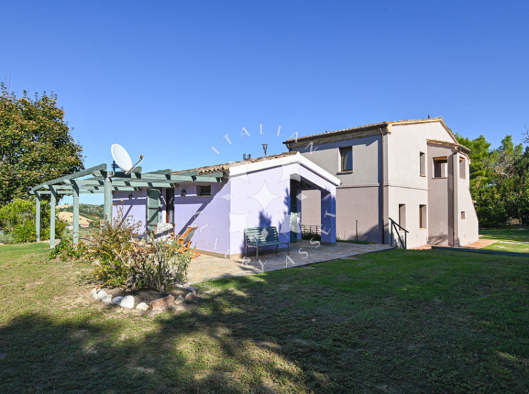 Farmhouse Montecassiano Macerata Marche Panorama Dependance