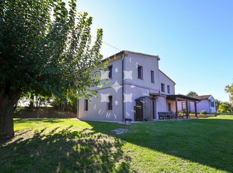 Farmhouse Montecassiano Macerata Marche Panorama Dependance