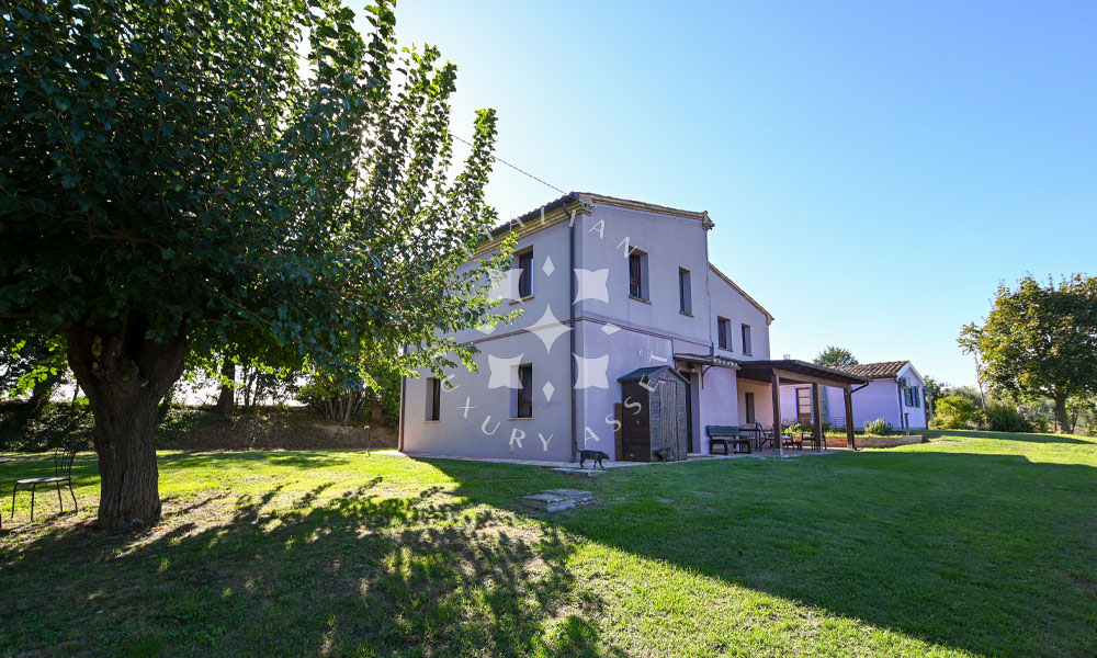Farmhouse Montecassiano Macerata Marche Panorama Dependance
